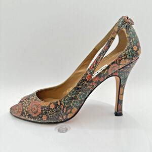 Sacha London Floral Embossed Leather Peep Toe Heels Womens 6.5 Preppy Minimalist